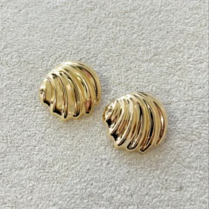 Brinco Concha Grace Lisa Banhado A Ouro