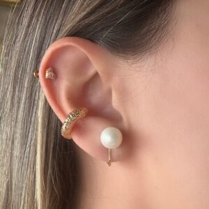 Brinco De Pressão Pérola Shell Banhado A Ouro