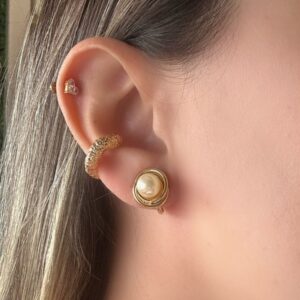 Brinco De Pressão Pérola Shell Banhado A Ouro